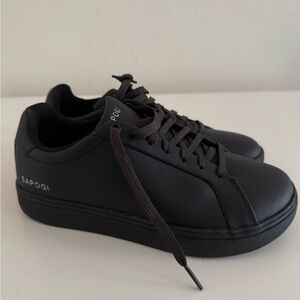 Sapogi Black Sneakers - Never used